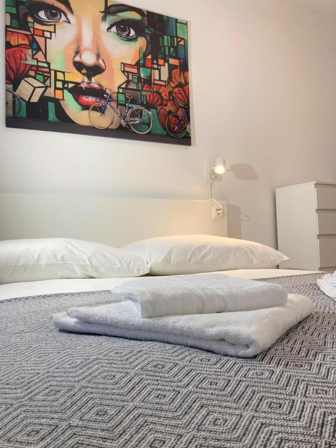 Carillon By Bestchoice - Old City - Self Check-In With Parking Option Graz Bagian luar foto