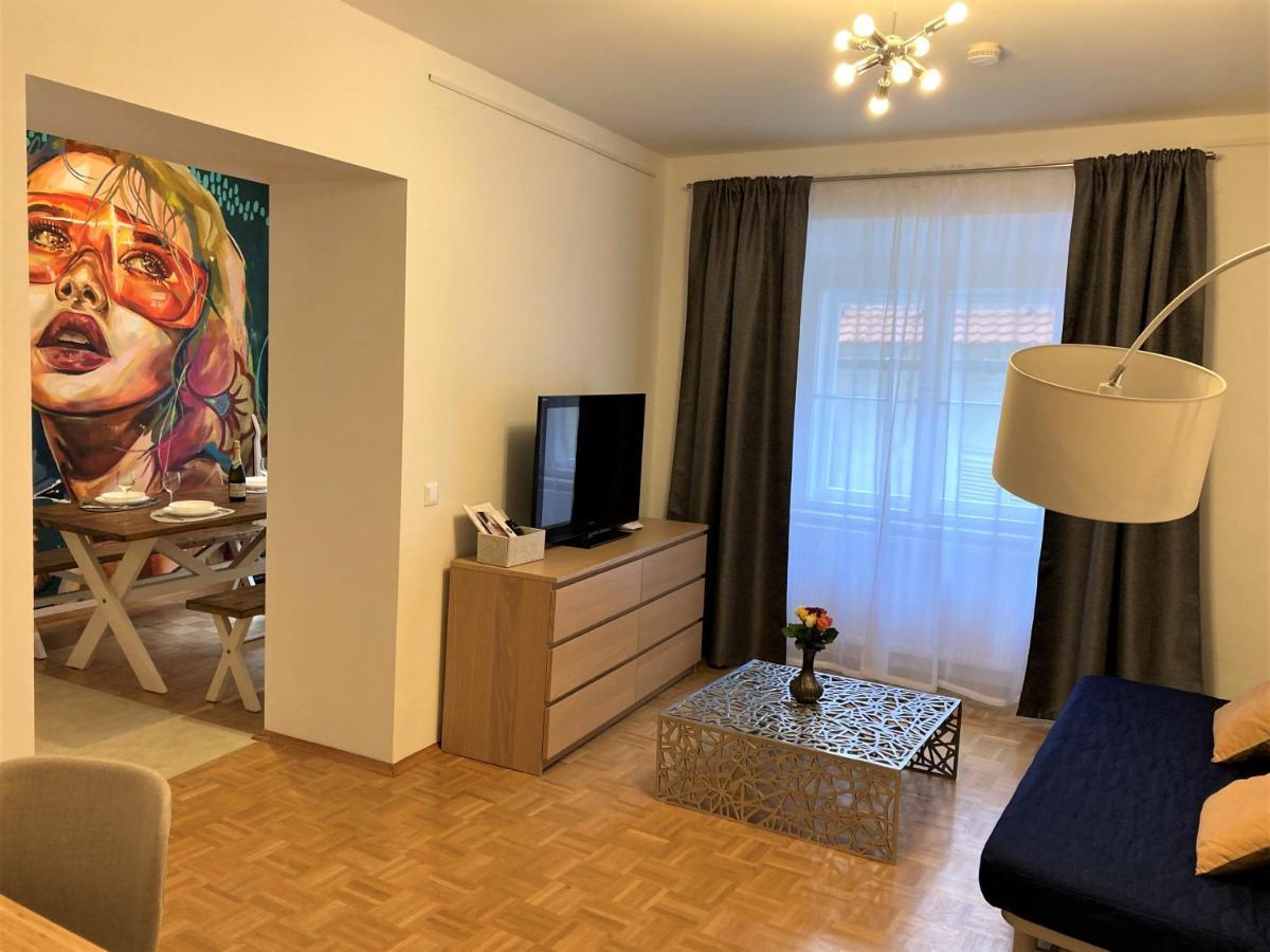 Carillon By Bestchoice - Old City - Self Check-In With Parking Option Graz Bagian luar foto