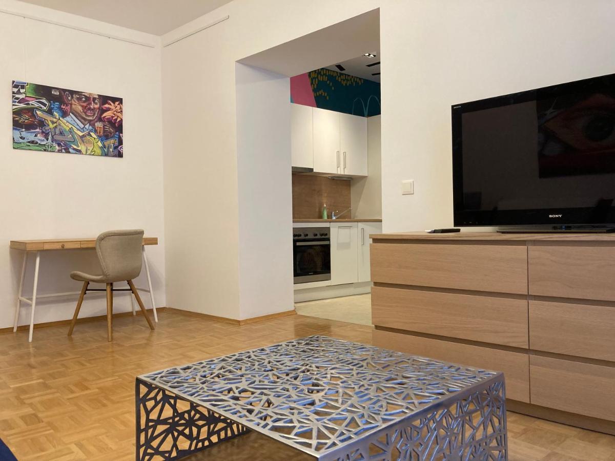 Carillon By Bestchoice - Old City - Self Check-In With Parking Option Graz Bagian luar foto