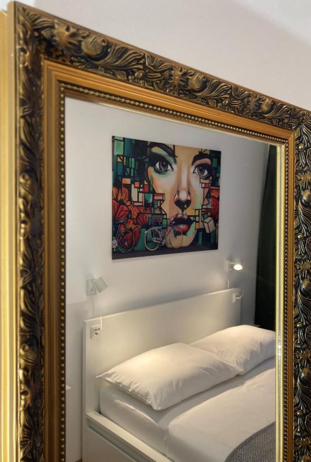 Carillon By Bestchoice - Old City - Self Check-In With Parking Option Graz Bagian luar foto
