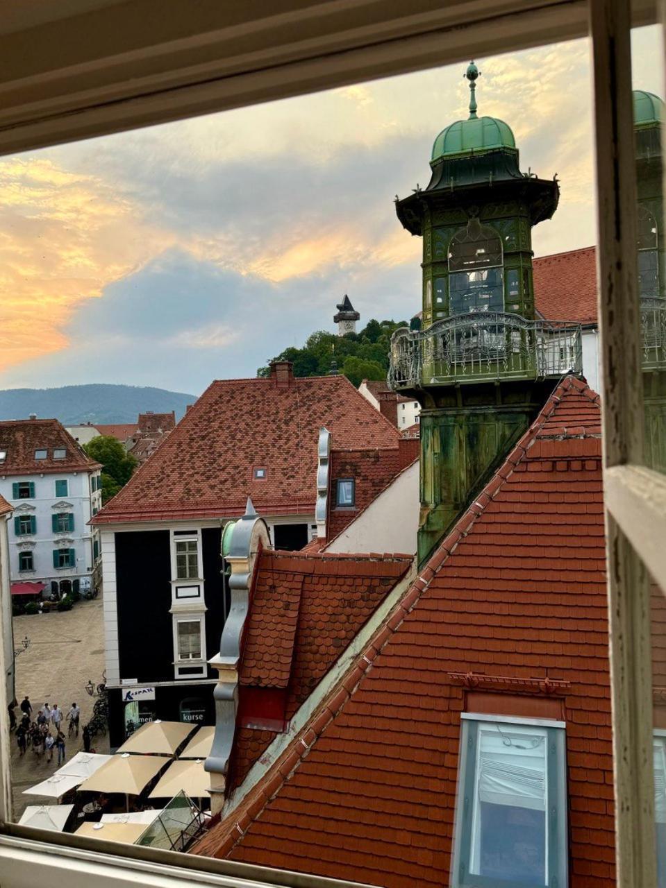 Carillon By Bestchoice - Old City - Self Check-In With Parking Option Graz Bagian luar foto